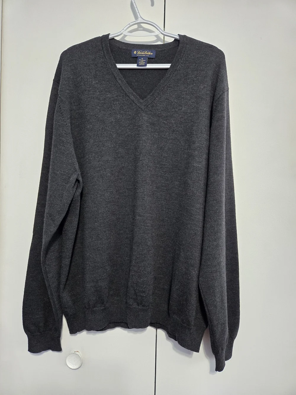 Brooks Brothers Merino Wool Sweater XL Charcoal Gray V Neck Classic